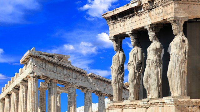 Antike Tempelanlage Akropolis mit blauen Himmel im Hintergrund