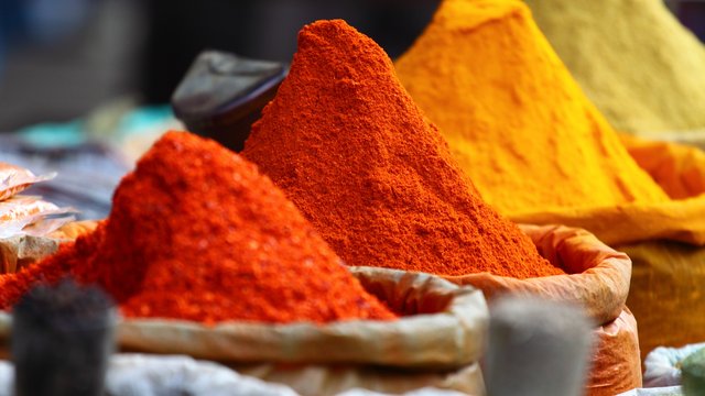 © PantherMedia / Curioso_Travel_Photography s_gewurzmarkt-2 Hindi - Mumbai – Spracheninstitut Universität Leipzig