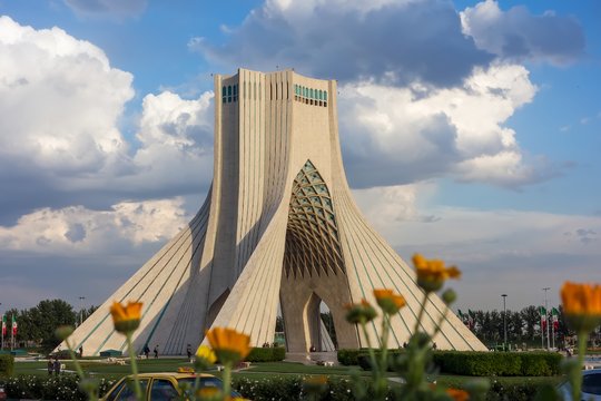 s_fld182_azadi_turm Persisch - Teheran – Spracheninstitut Universität Leipzig