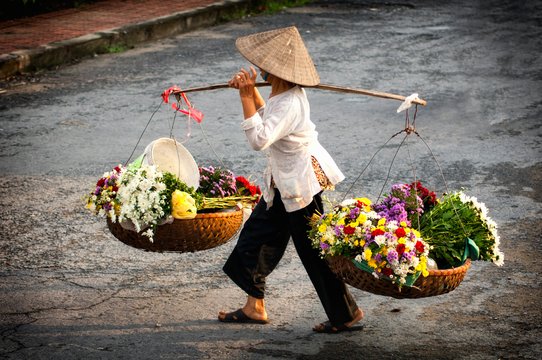 s_fld182_blumenverkauferin Vietnamesisch - Im Porträt – Spracheninstitut Universität Leipzig