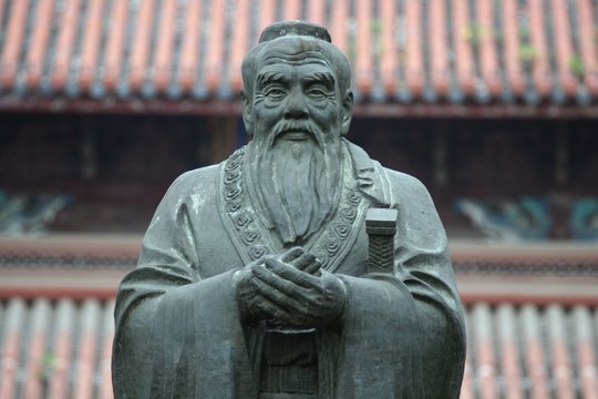 s_fld182_konfuzius_statue Chinesisch - Konfuzius – Spracheninstitut Universität Leipzig