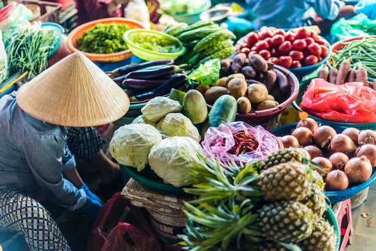 s_fld182_markt-2 Vietnamesisch - Im Porträt – Spracheninstitut Universität Leipzig