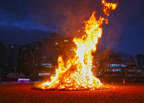 s_fld182_vollmond_suedk2 Koreanisch - Jeongwol Daeboreum – Spracheninstitut Universität Leipzig
