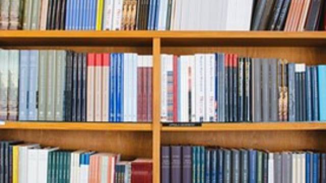 s_fld15_regal News & Aktuelles - Neue Lehrbücher für Englisch und Französisch - Spracheninstitut Universität Leipzig