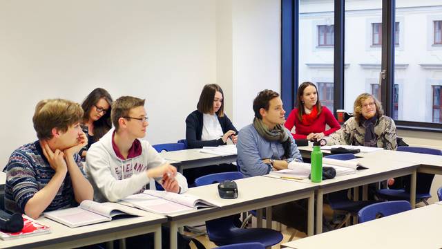 s_fld15_spracheninstitut_p1080020 News & Aktuelles - Kurse im Wintersemester 2015/16 - Spracheninstitut Universität Leipzig